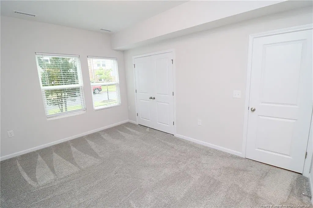 4 bed, 3.5 bath, 2214 sqft, $2,295 — Photo 4