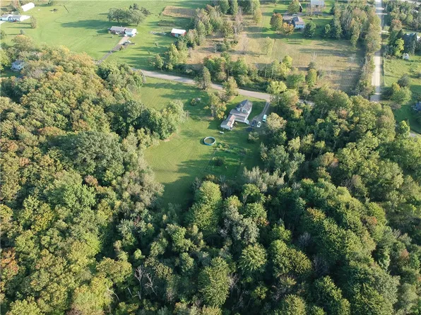 9528 Townline Rd, North East, PA 16428
