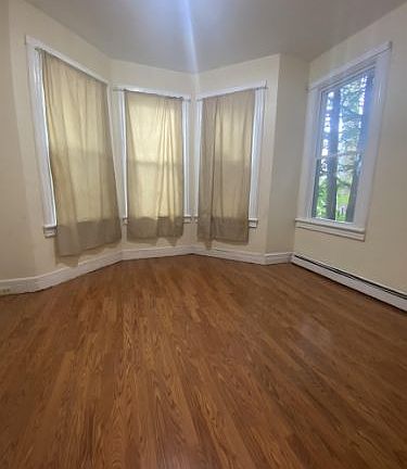 4th image of 104 Jewett Ave Floor 1