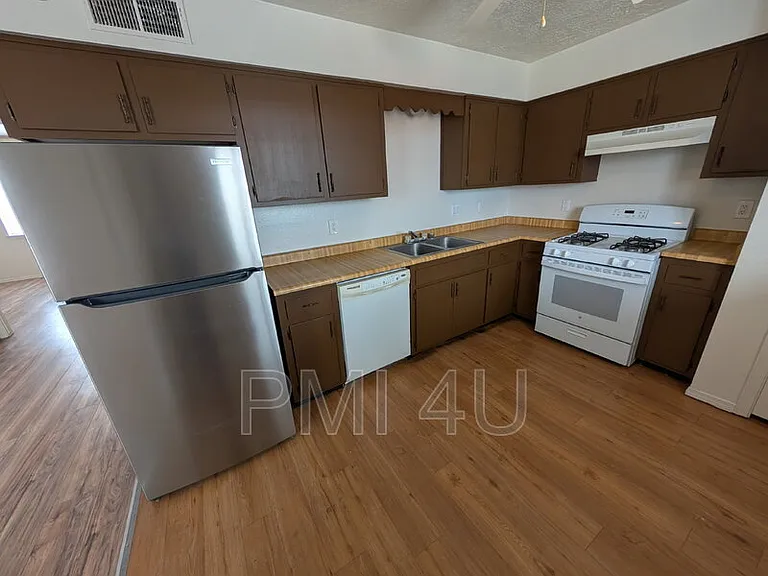 95 Darlene Rd SE #B — Photo 5
