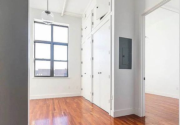 2nd image of 180 Bainbridge St #507