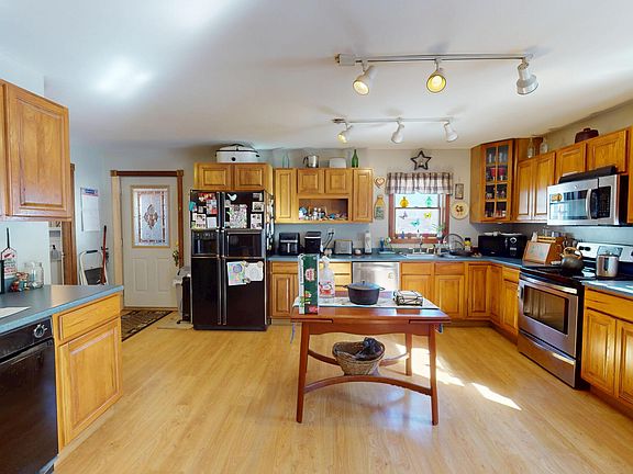 5th image of 303 Phinney Farm Road