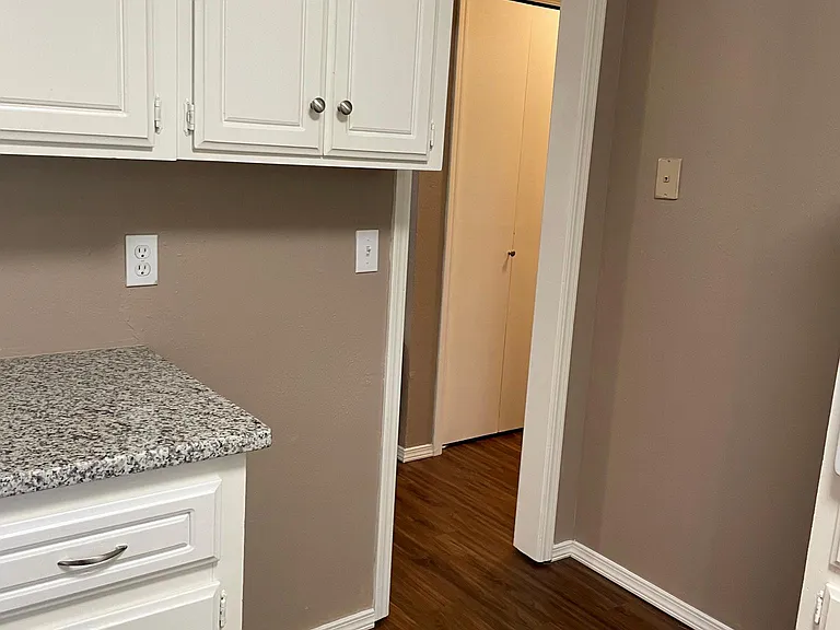2109 Oakvista Cir — Photo 16