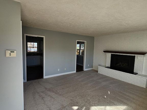 5th image of 431 Deerwood Dr