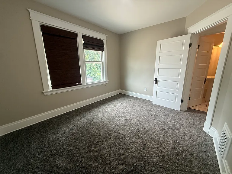 1013 Delta Ave — Photo 11