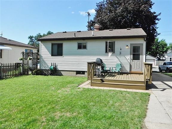2nd image of 138 35th St SE