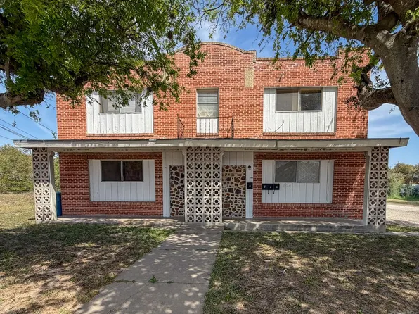704 N Washington St #3, Beeville, TX 78102