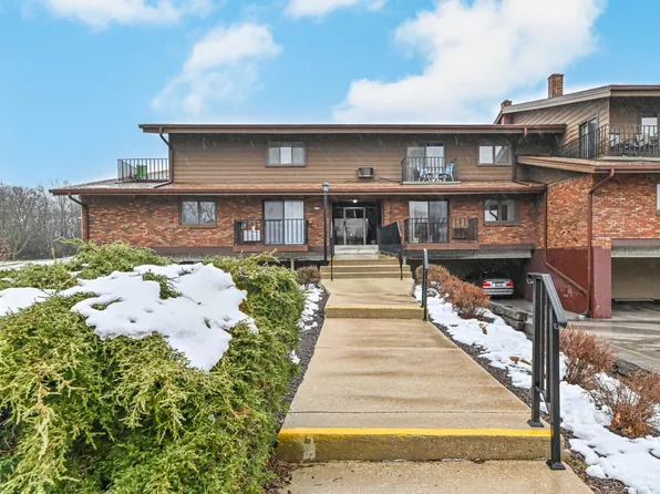 3935 South 84th STREET #5, Greenfield, WI 53228