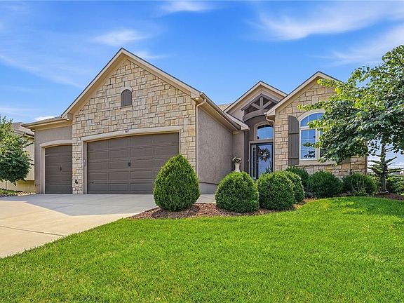 3rd image of 947 Birsay Ct