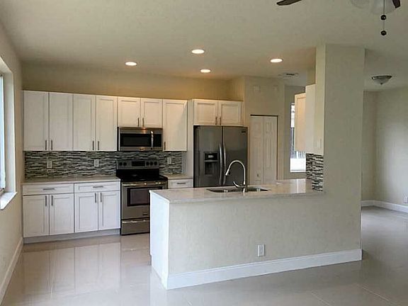 3rd image of 1533 Canary Island Dr