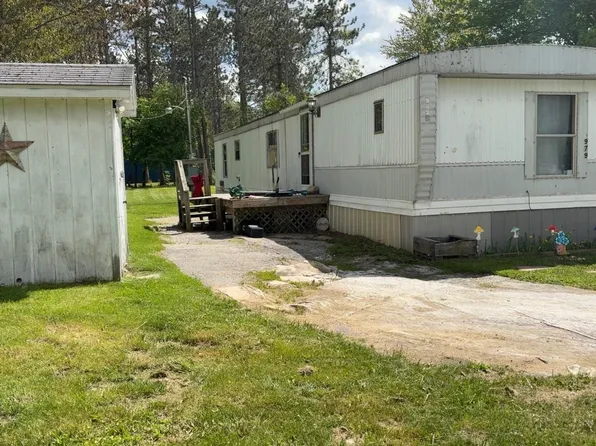 979 W Telegraph Rd, Sanford, MI 48657