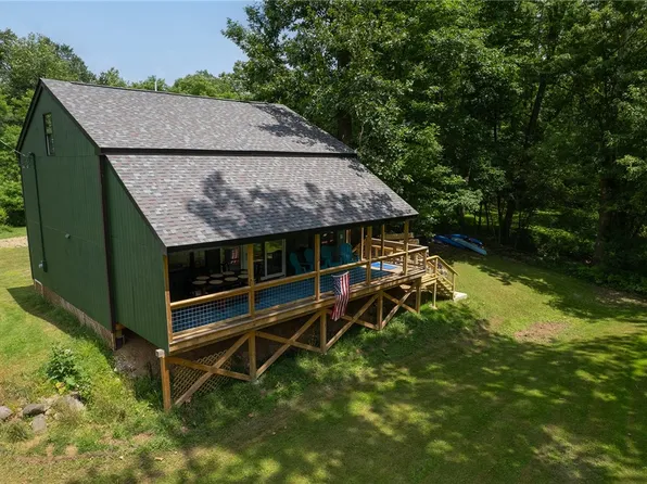 214 Youngs Ln, Franklin, PA 16323