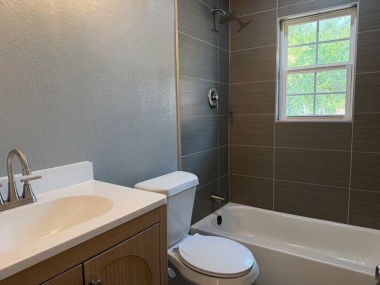 2504 Normont Cir — Photo 13