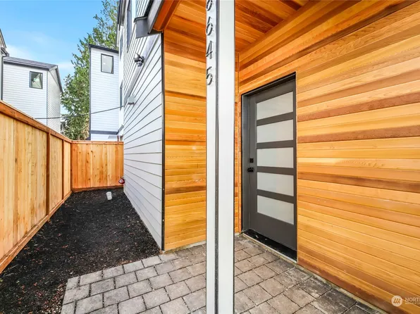 8643 18th Avenue SW, Seattle, WA 98106