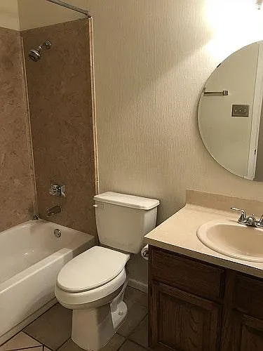3 bed, $1,395 — Photo 2