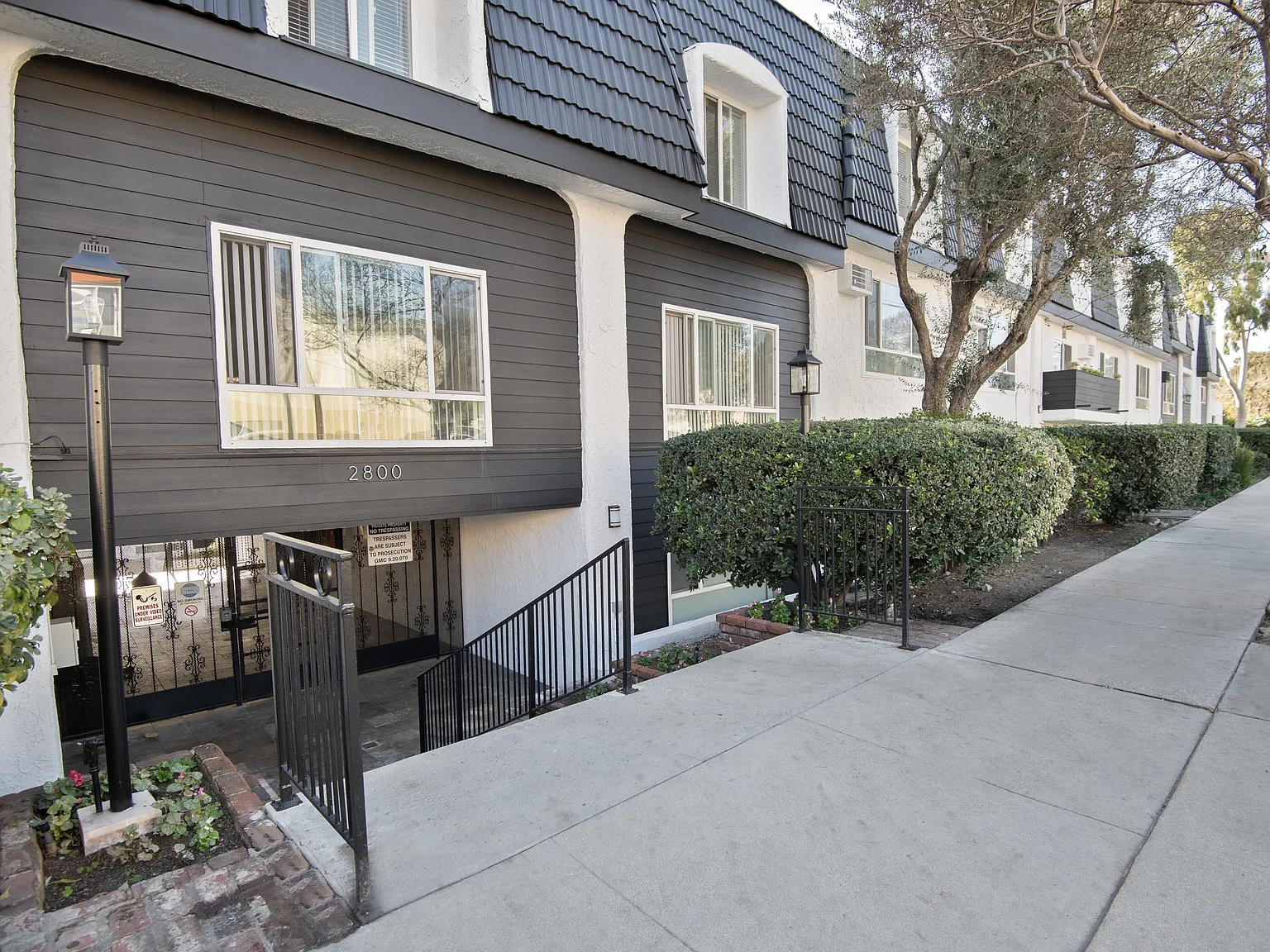 Sunset Ridge at La Crescenta — Photo 3