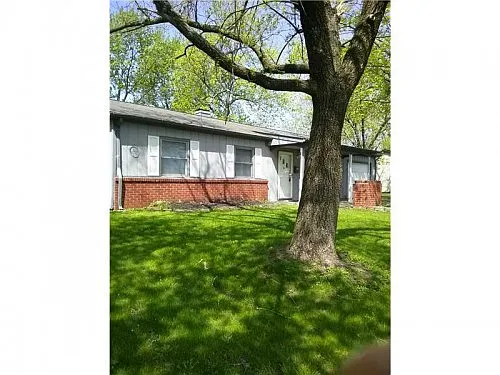 3156 N Roseway Dr photo 1