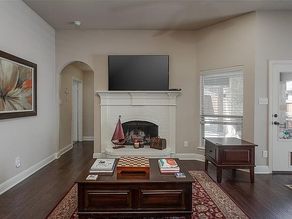 5th image of 5208 Woodglen Ln