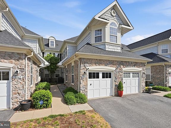 3rd image of 13940 Greendale Dr