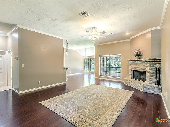 3rd image of 4701 Arrowhead Dr