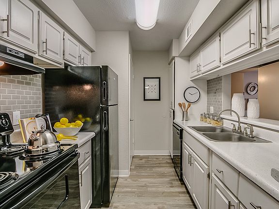 Mission Springs Apartments Kitchen