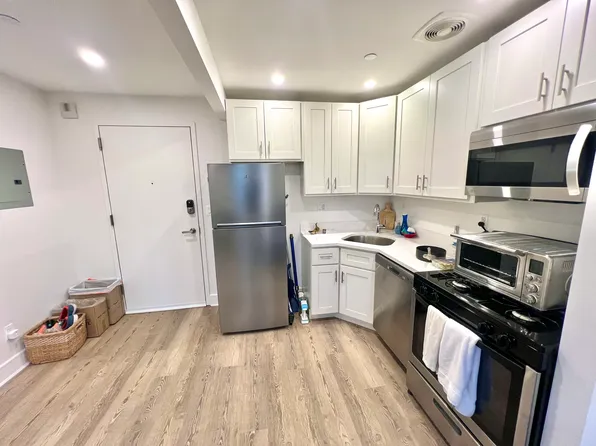 45 West 81st Street image 5 of 15