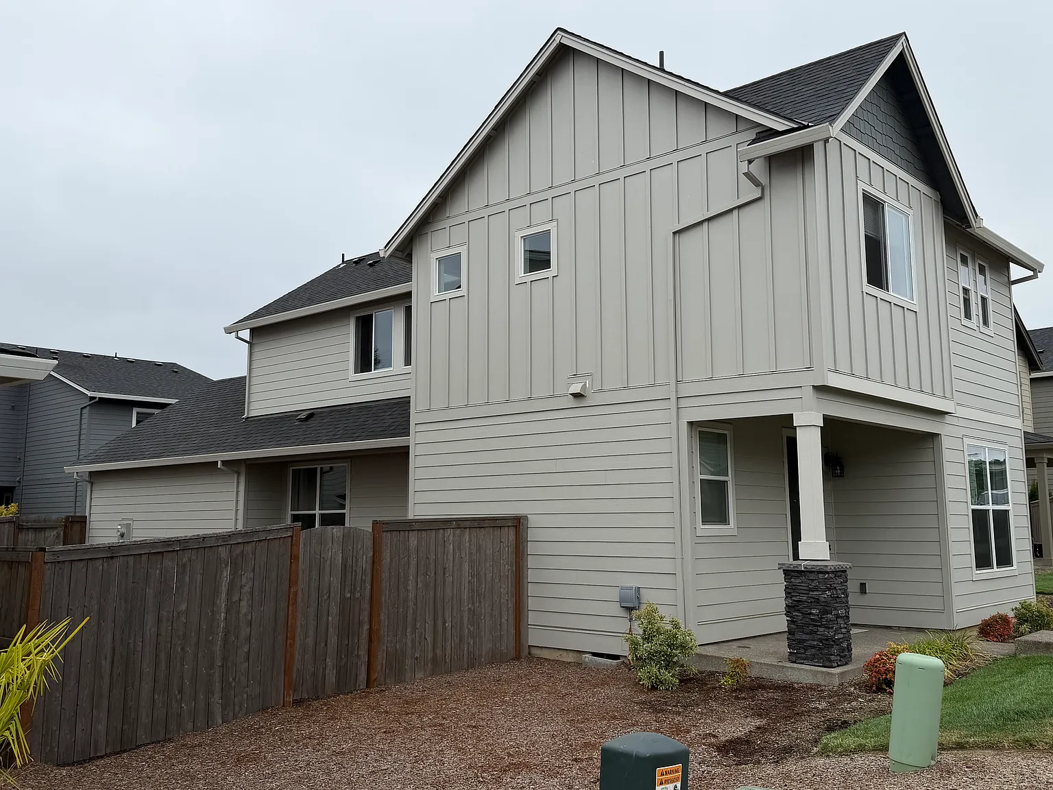 3 bed, 2.5 bath, 1678 sqft, $3,200 — Photo 2
