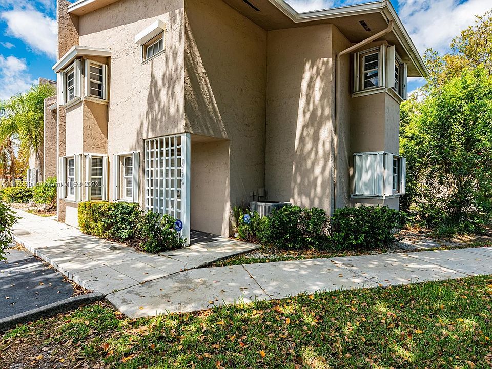 1st image of 16240 SW 92nd Ave #1