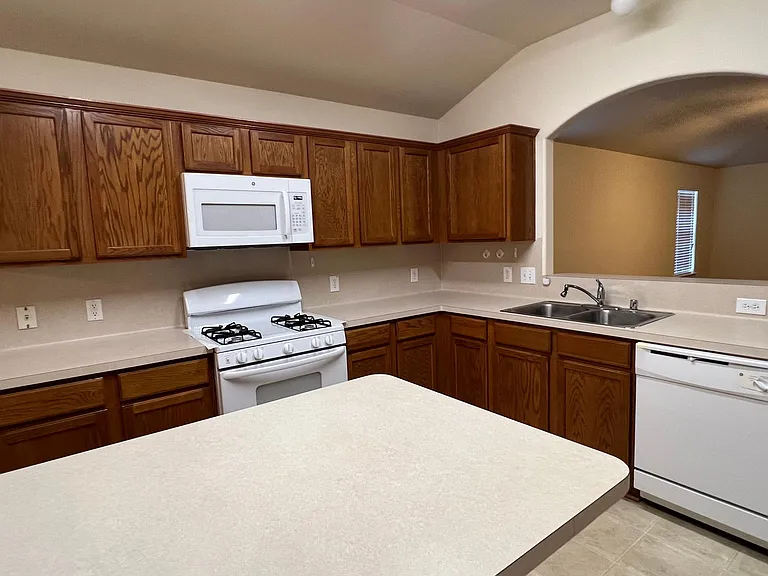21511 Falvel Lake Dr — Photo 5