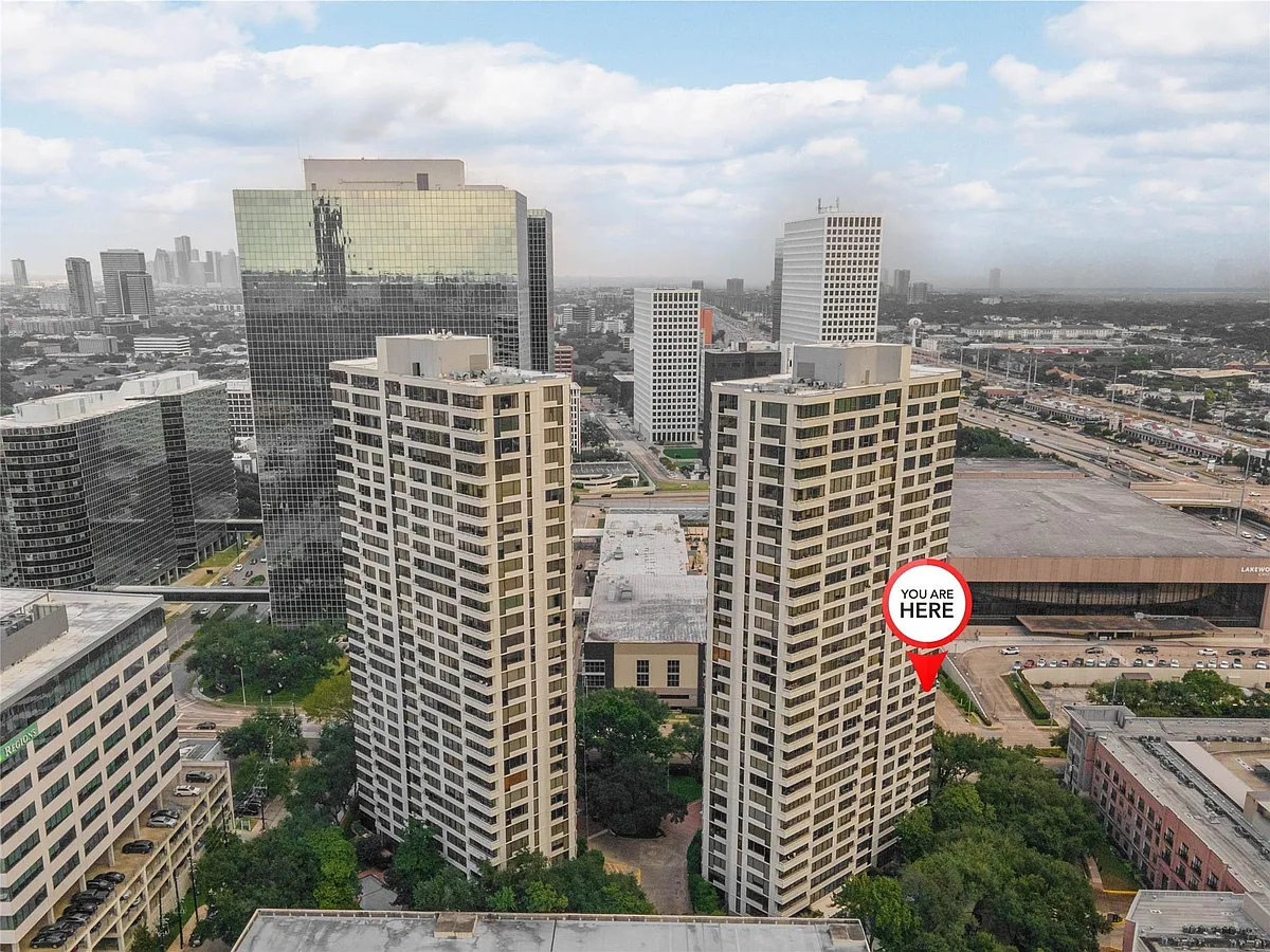 Building Photo - 15 Greenway Plz #10G