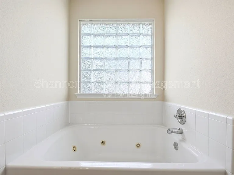526 Remington Lodge Ct — Photo 35