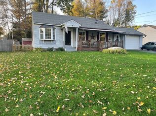 163 Maple Grove Dr, Pittsfield, MA 01201