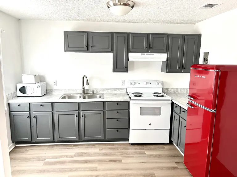 1202 Belair St #3 — Photo 9