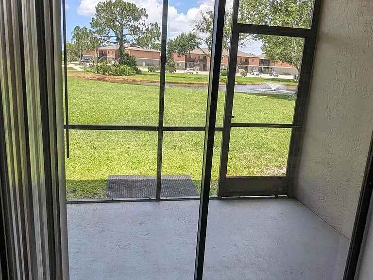 1606 University Ln #1403 — Photo 9