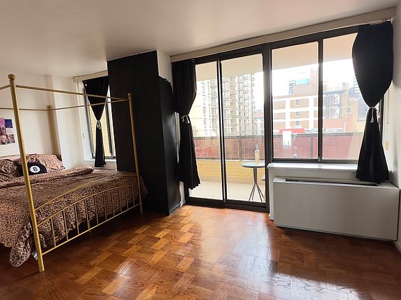 4th image of 311 E 38th St APT 12C
