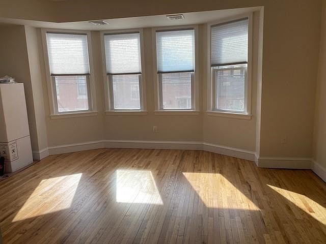 1st image of 415-17 W Fairmount Ave Floor 3