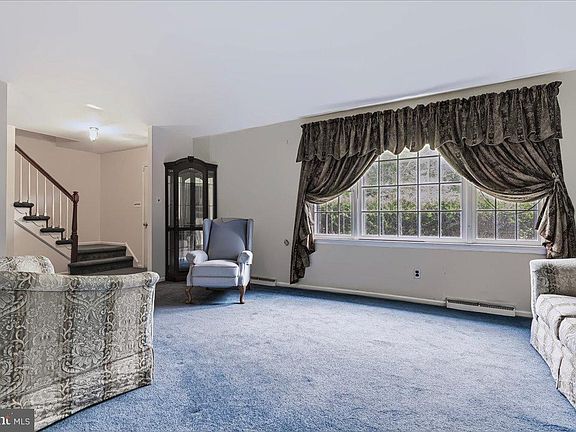 5th image of 317 Arbour Dr