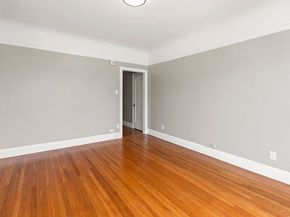 4th image of 1701 Beach St #201