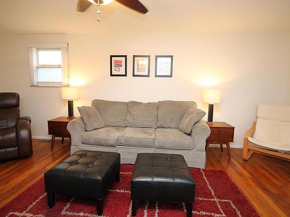 5th image of 744 Holly Hill Dr