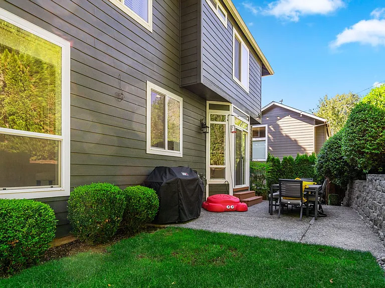 7068 SW Valenta Ct — Photo 26