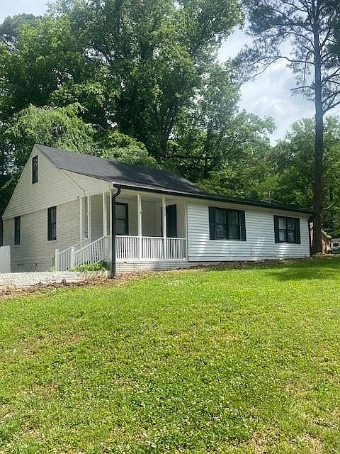 1st image of 214 Pinewood Ln