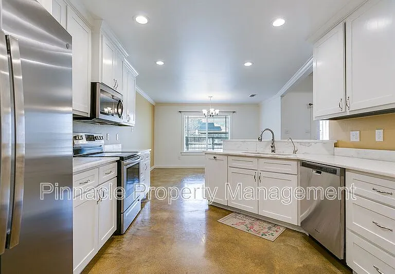 5918 Southampton Pl — Photo 13