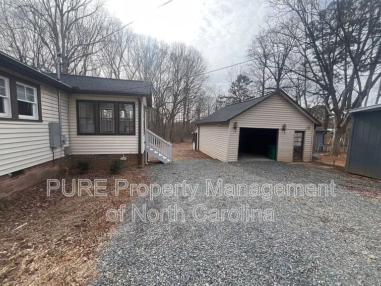 3355 E Ridge Rd — Photo 23