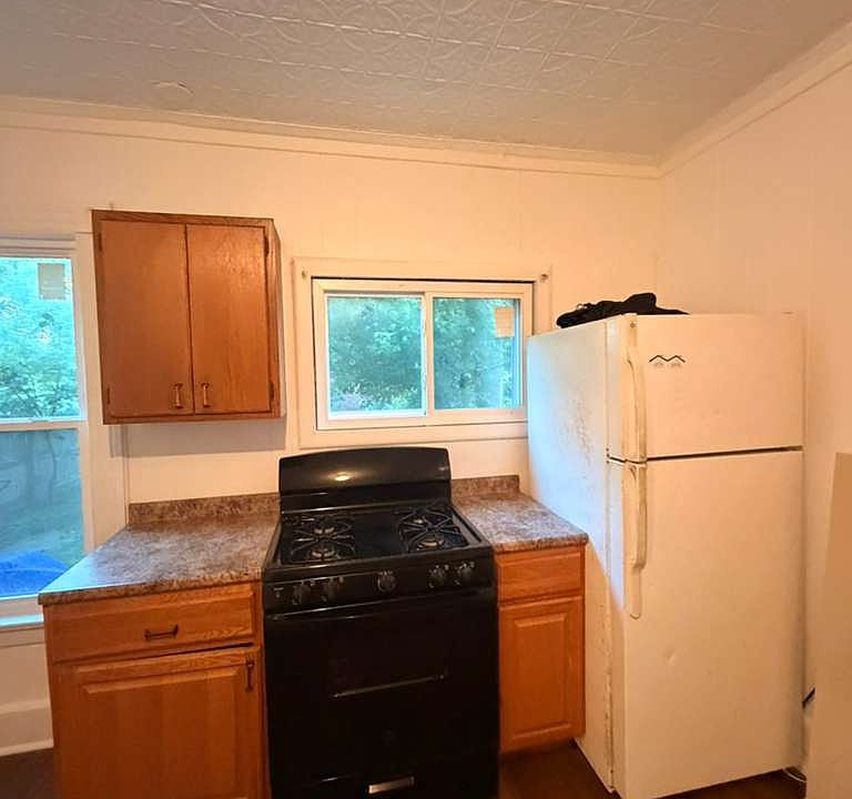 1st image of 1822 Highland Ave Unit 2