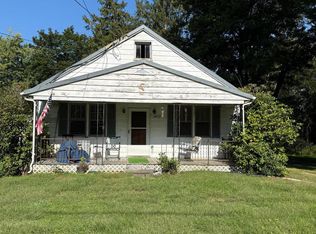 14977 Leetown Rd, Kearneysville, WV 25430