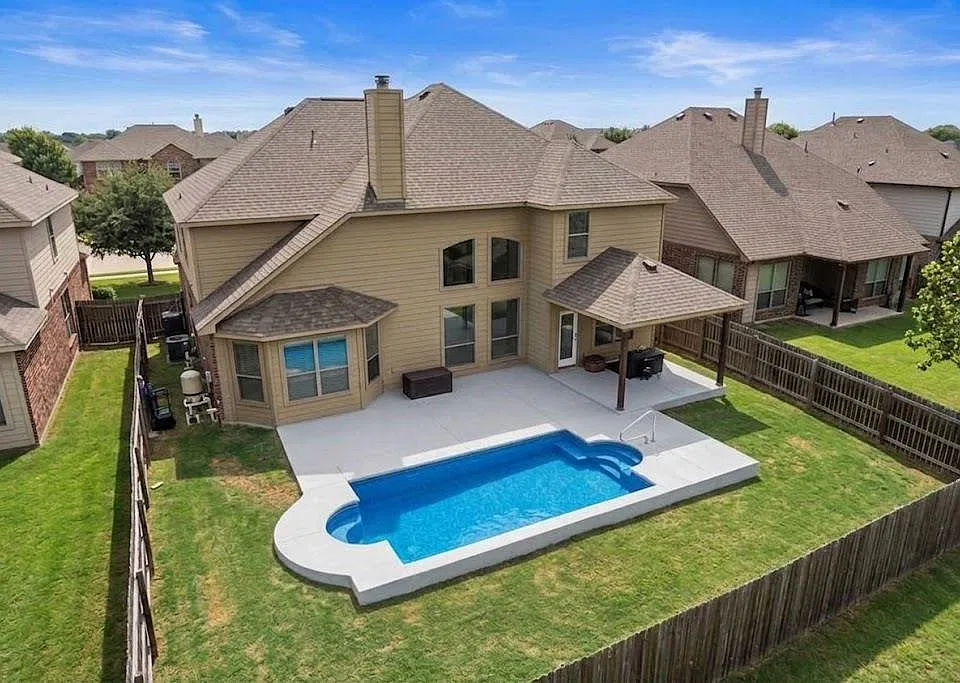 580 Clear Springs Holw