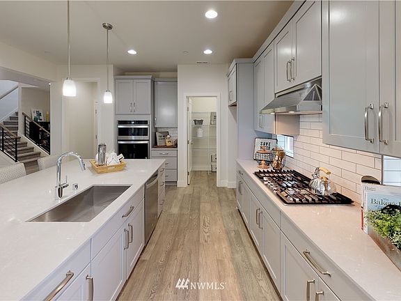 5th image of 20319 8th Avenue NW #6
