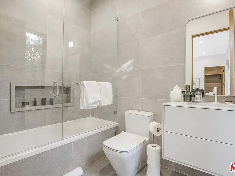 4246 Levitt Ln — Photo 40