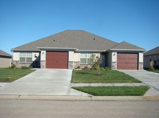 8000 SW 5th St, Blue Springs, MO 64014