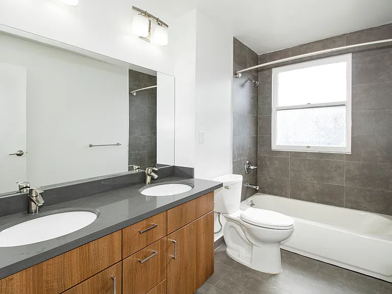 520 Scott — Photo 8